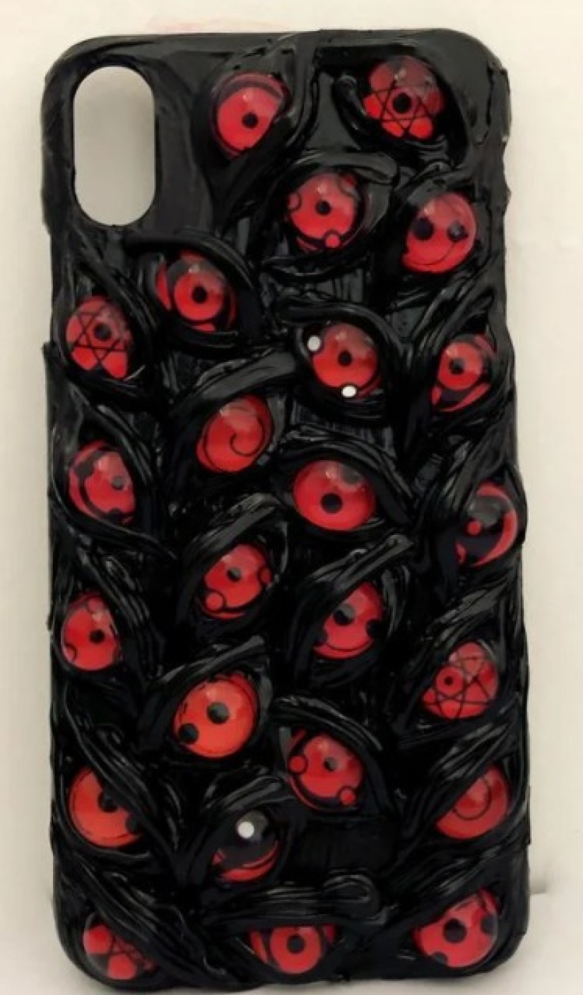 22 photos of unusual phone cases that attract the eye