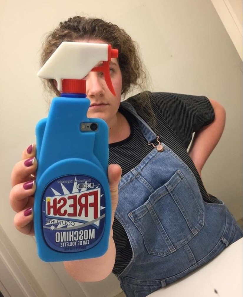 22 photos of unusual phone cases that attract the eye