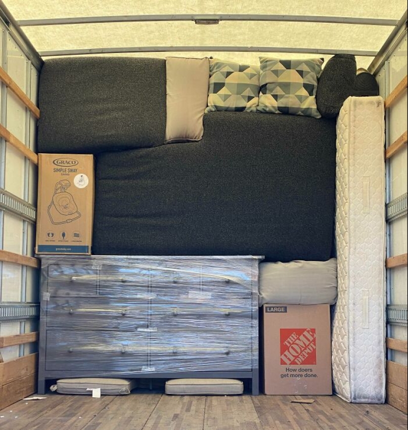 24 Times People Were So Surprised With How Perfectly Things Lined Up, They Just Had To Document It