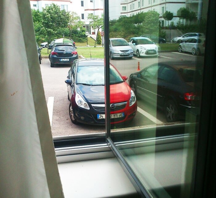 24 Times People Were So Surprised With How Perfectly Things Lined Up, They Just Had To Document It