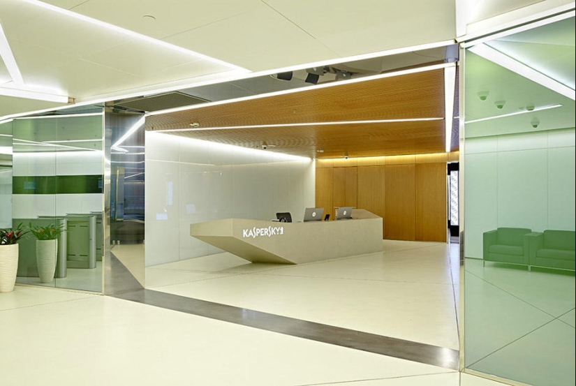 25 Unusual Office Receptions