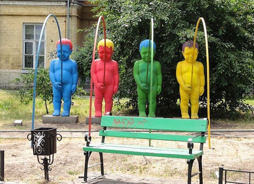 29 most disgusting and ridiculous statues from around the world