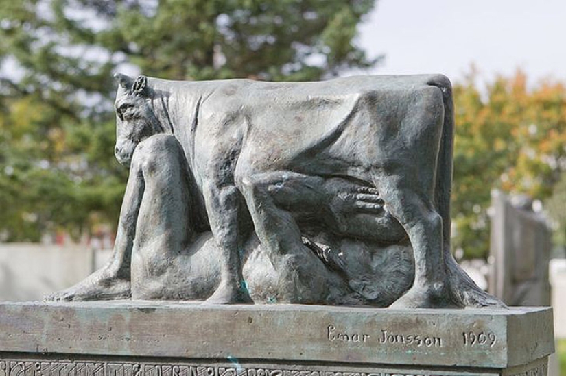 29 most disgusting and ridiculous statues from around the world