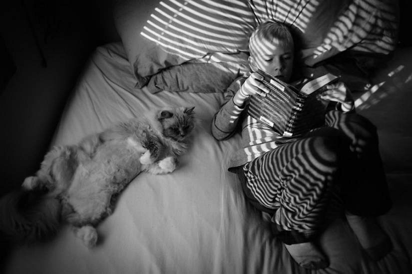 3 + 2. Children and cats photographed by Beth Mancuso