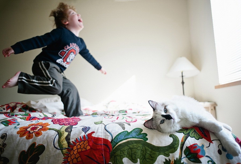 3 + 2. Children and cats photographed by Beth Mancuso