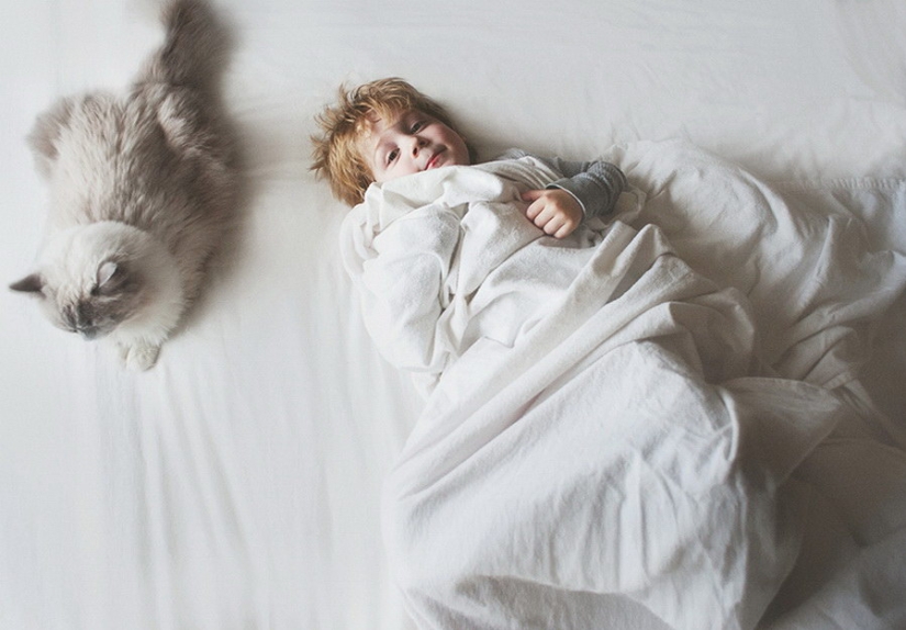 3 + 2. Children and cats photographed by Beth Mancuso
