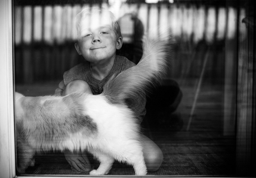 3 + 2. Children and cats photographed by Beth Mancuso