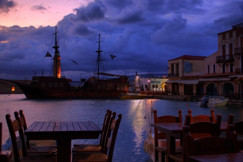 30 reasons to fall in love with Greece