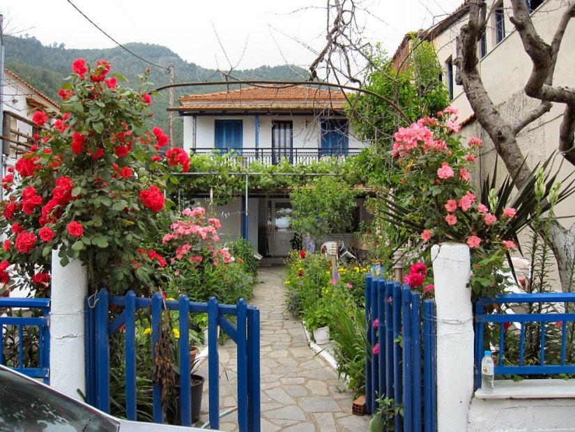 30 reasons to fall in love with Greece