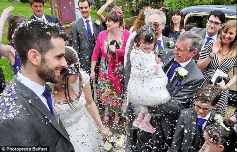 4-year-old paralyzed girl was able to walk the bride to the altar 4-year-old paralyzed girl was able to walk the bride to the altar