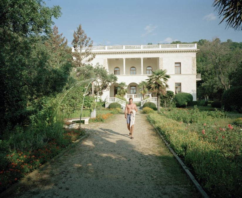 40 nostalgic frames - Yalta in the 90s through the lens of a British photographer 40 nostalgic frames - Yalta in the 90s through the lens of a British photographer