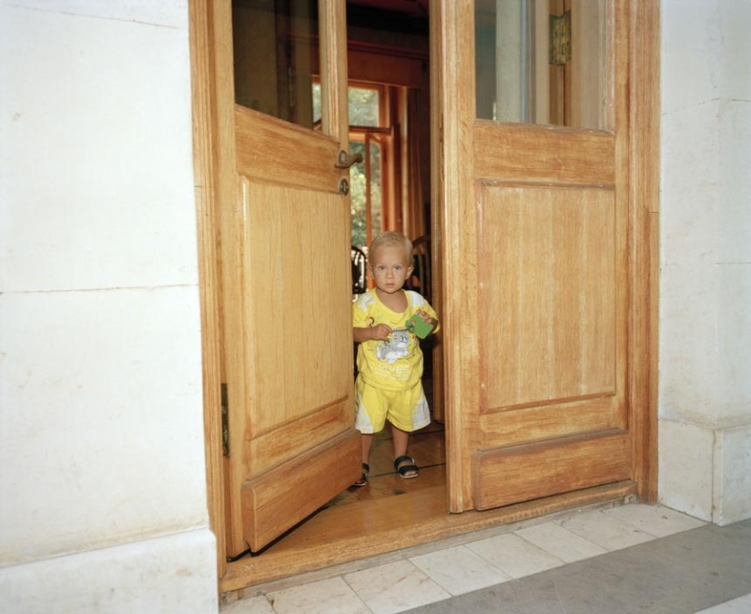 40 nostalgic frames - Yalta in the 90s through the lens of a British photographer 40 nostalgic frames - Yalta in the 90s through the lens of a British photographer