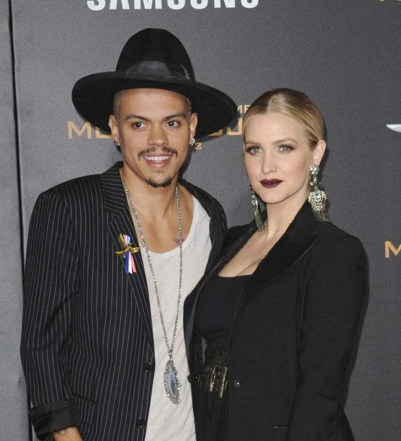 5 celebrity couples in which a man dresses better than a woman: do you think so too?