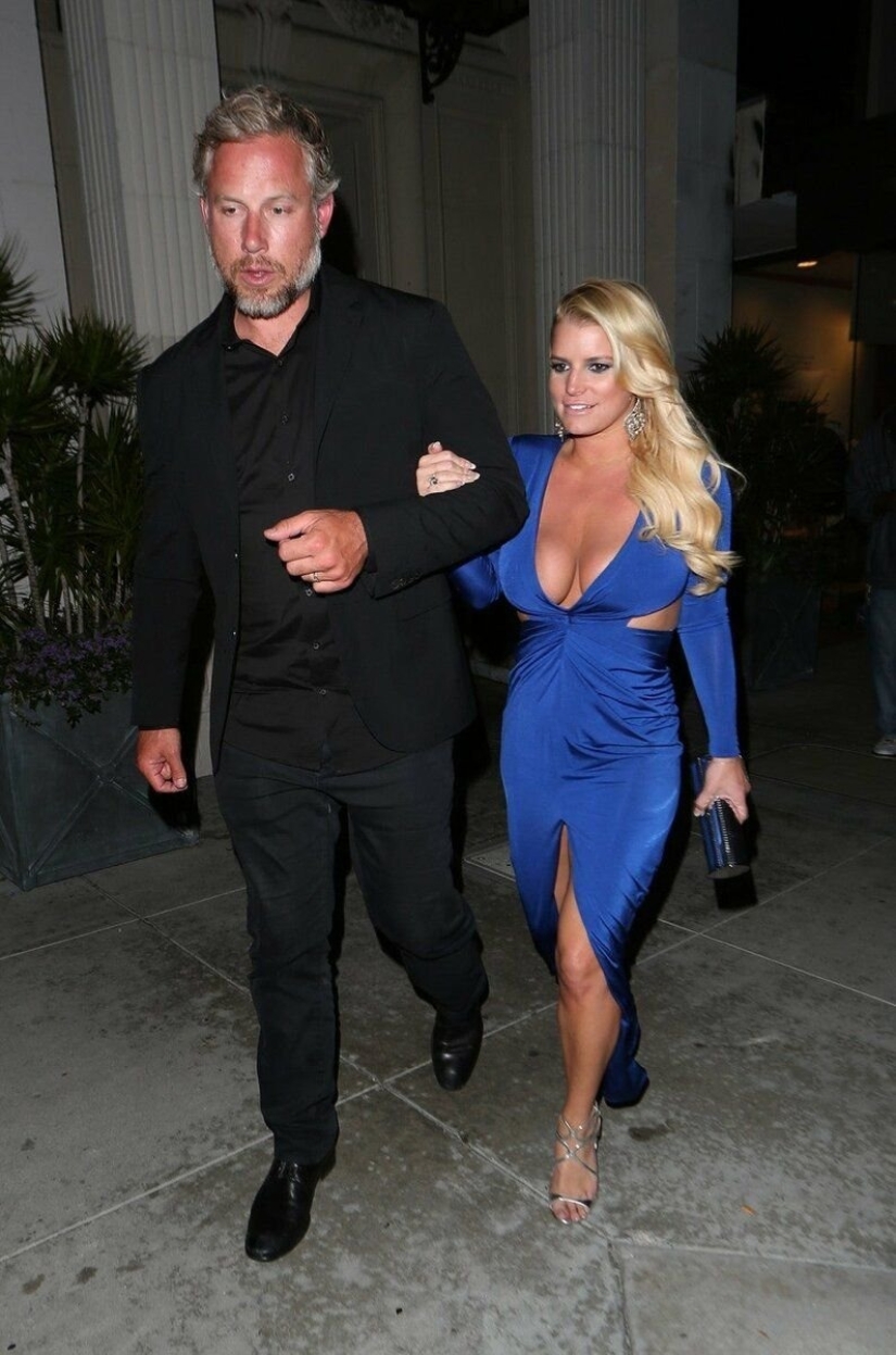 5 celebrity couples in which a man dresses better than a woman: do you think so too?