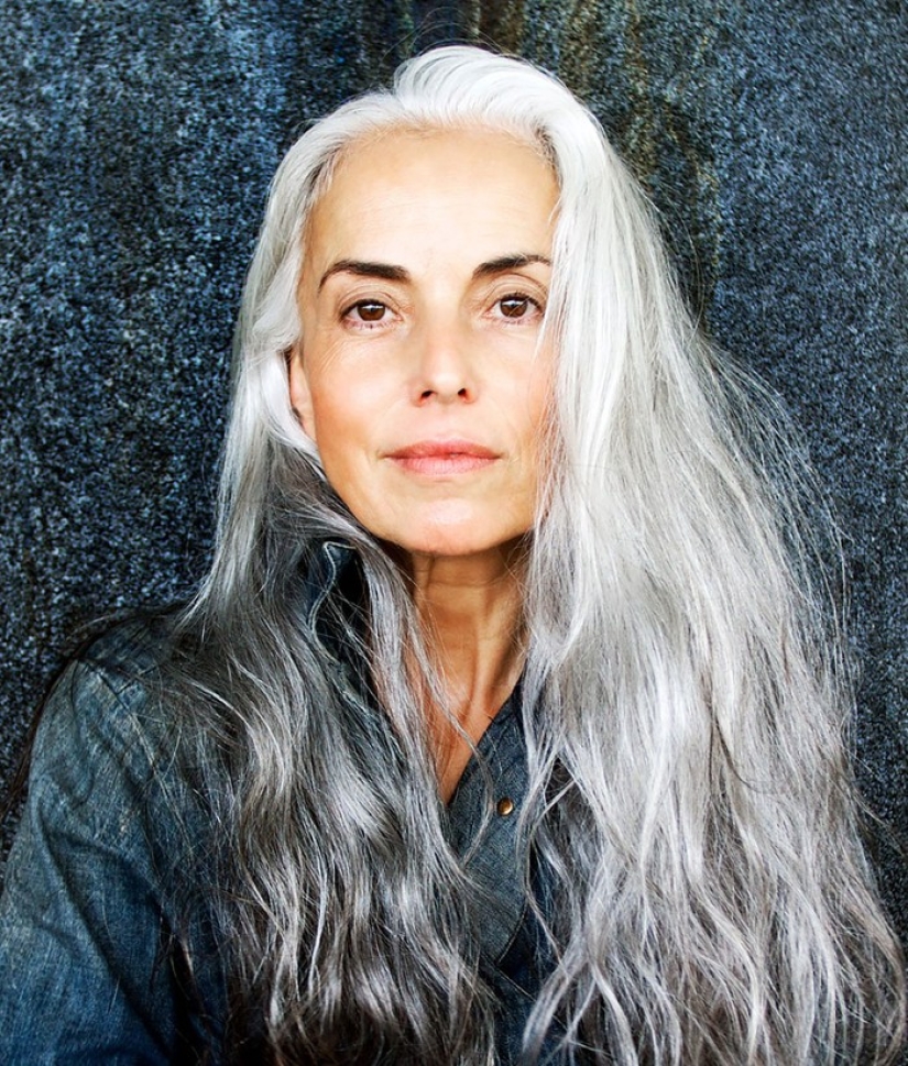 59-year-old grandmother is a super beautiful and successful model!
