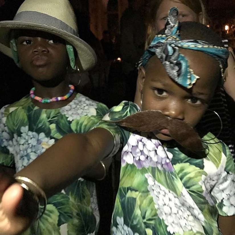 59-year-old Madonna showed all her six children for the first time