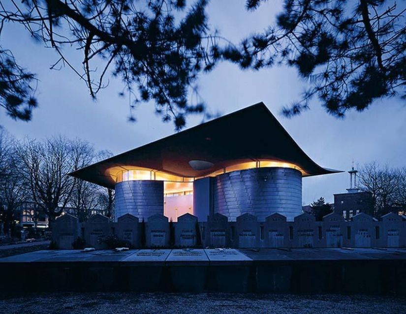 7 most unusual churches