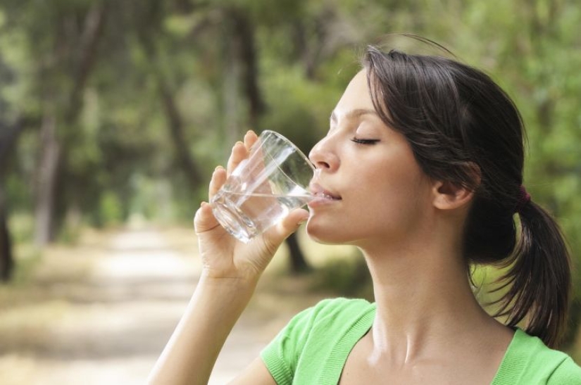 8 actionable tips to help you learn to drink more water