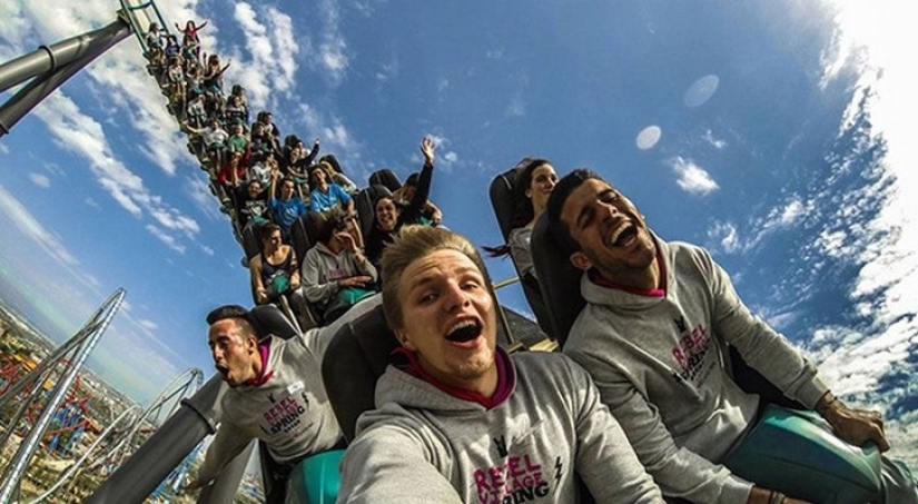 8 Incredible Stories Involving a Selfie Stick 8 Incredible Stories Involving a Selfie Stick