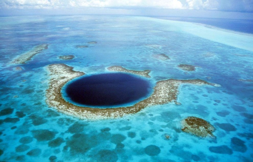 8 most impressive holes in the surface of the Earth