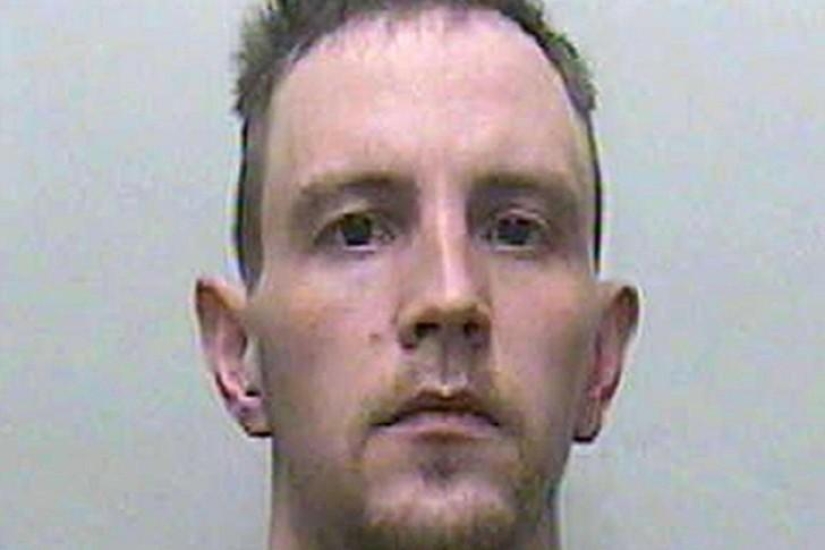 8 personas que vivieron con sus familiares muertos durante años 8 personas que vivieron con sus familiares muertos durante años