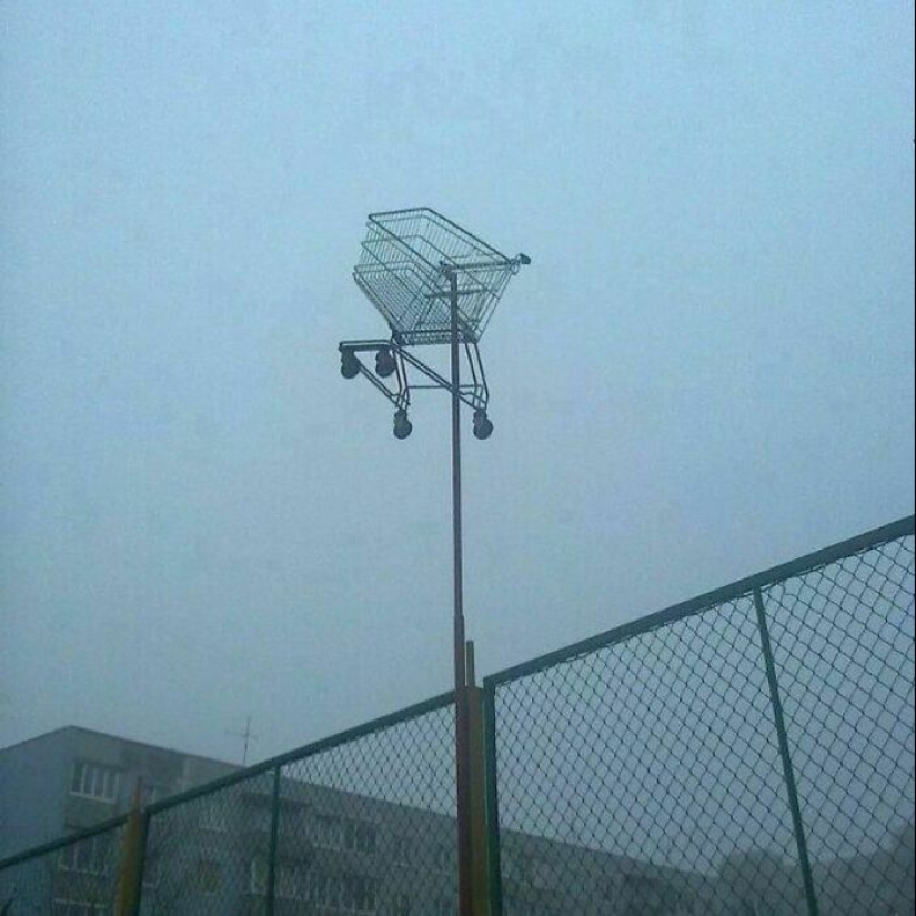 8 Pics That Raise More Questions Than Answers, Posted By “Images That Need More Context” (Part2) 8 Pics That Raise More Questions Than Answers, Posted By “Images That Need More Context” (Part2)