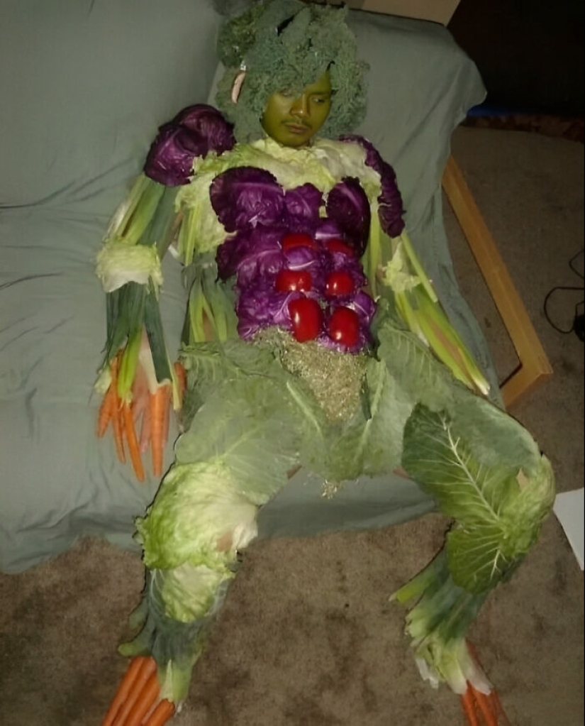 8 Pics That Raise More Questions Than Answers, Posted By “Images That Need More Context” (Part2) 8 Pics That Raise More Questions Than Answers, Posted By “Images That Need More Context” (Part2)