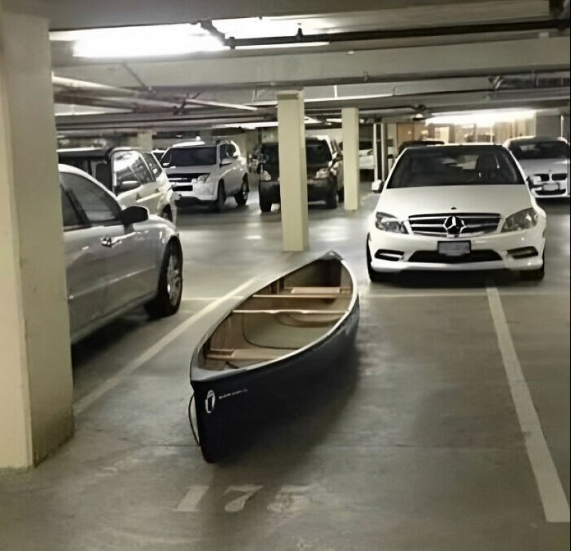 8 Pics That Raise More Questions Than Answers, Posted By “Images That Need More Context” (Part2) 8 Pics That Raise More Questions Than Answers, Posted By “Images That Need More Context” (Part2)