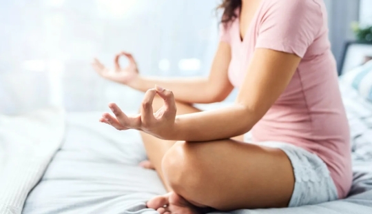 8 posturas de yoga para dormir mejor 8 posturas de yoga para dormir mejor