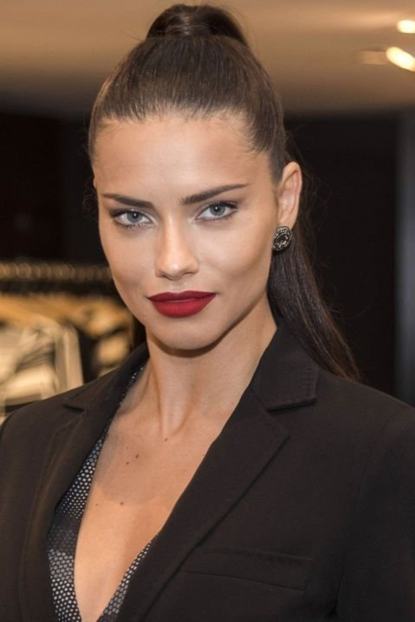 8 women's hairstyles that drive men crazy 8 women's hairstyles that drive men crazy