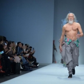 80-year-old grandfather became a model, proving that age is just a number