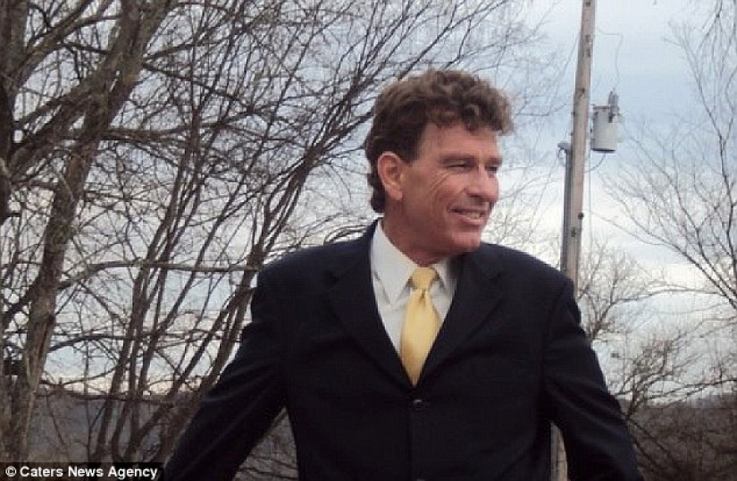 A 20-year-old student believes that older women are jealous of her relationship with a 60-year-old man A 20-year-old student believes that older women are jealous of her relationship with a 60-year-old man