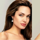 A bot "for removing makeup" has been released, which shows the true faces of the painted girls