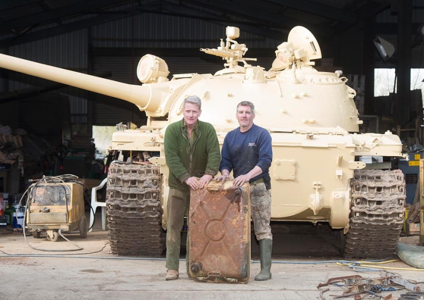 A British collector bought a Soviet tank and found gold bars in it
