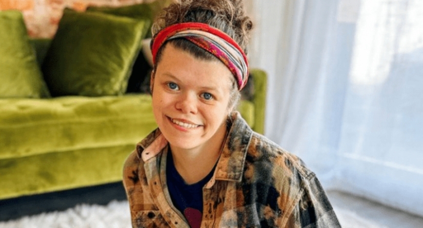 A British woman suffers from a rare disease that makes her fall in love with everyone she meets.