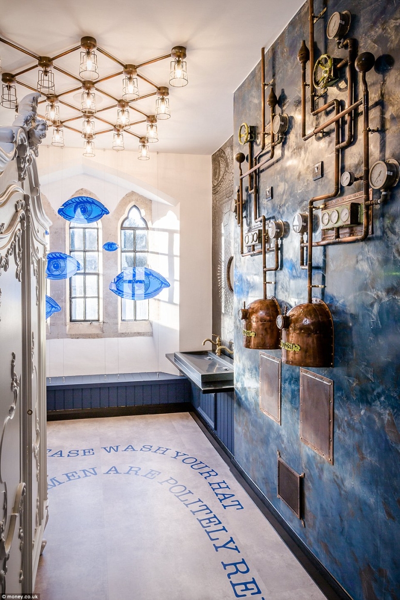 A businessman has remodeled his castle in the UK to turn it into the best office in the country A businessman has remodeled his castle in the UK to turn it into the best office in the country