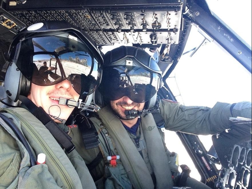 A collection of photos of soldiers from different countries has become a real hit on social networks A collection of photos of soldiers from different countries has become a real hit on social networks