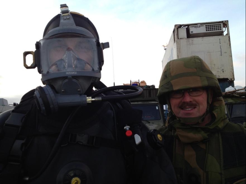 A collection of photos of soldiers from different countries has become a real hit on social networks A collection of photos of soldiers from different countries has become a real hit on social networks