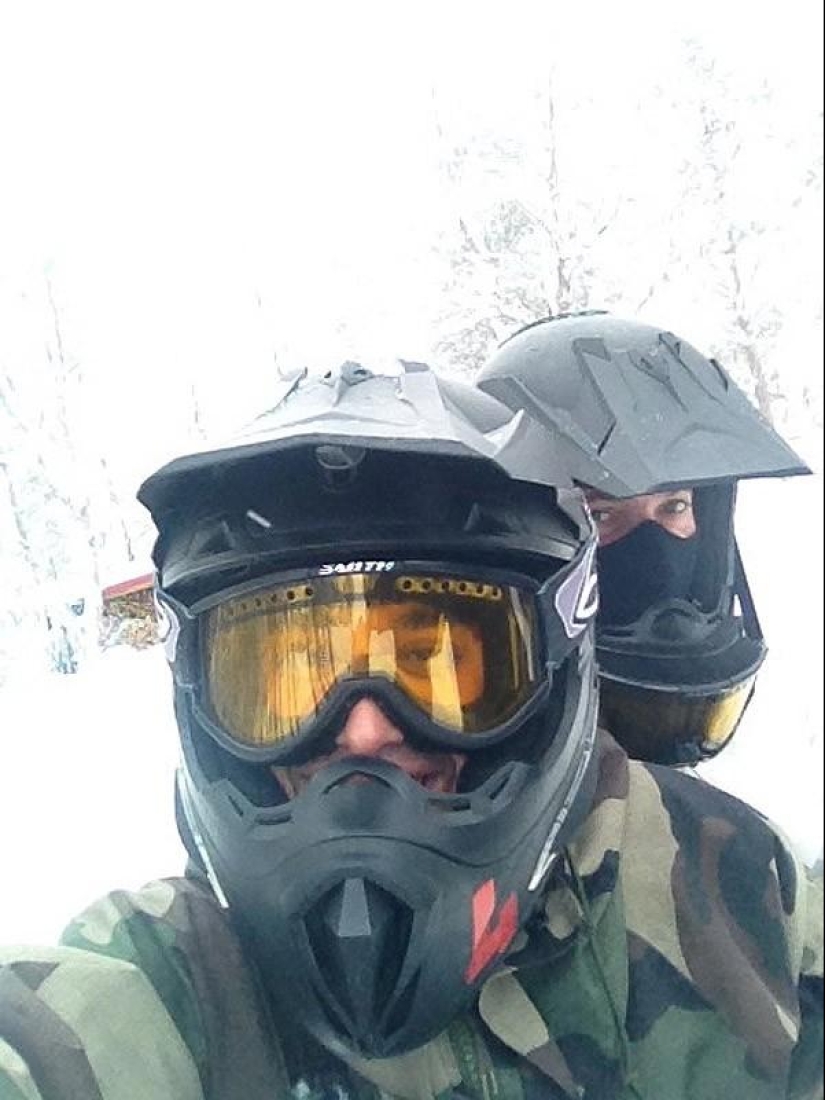 A collection of photos of soldiers from different countries has become a real hit on social networks A collection of photos of soldiers from different countries has become a real hit on social networks