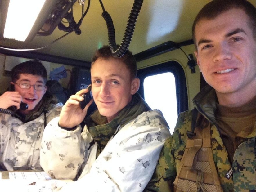 A collection of photos of soldiers from different countries has become a real hit on social networks A collection of photos of soldiers from different countries has become a real hit on social networks