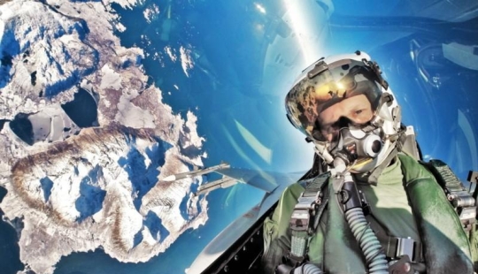 A collection of photos of soldiers from different countries has become a real hit on social networks