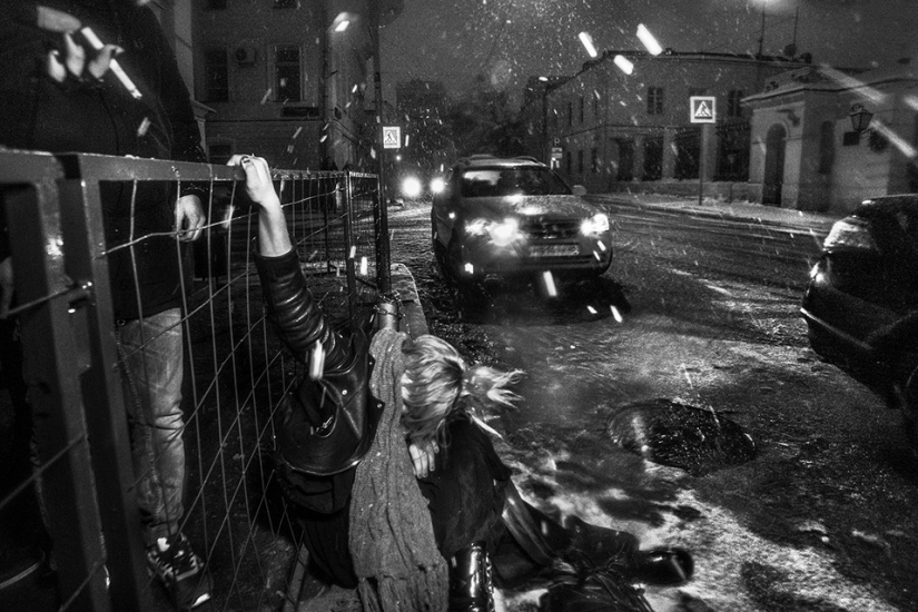 A collective portrait of a generation that is forced to live one day at a time