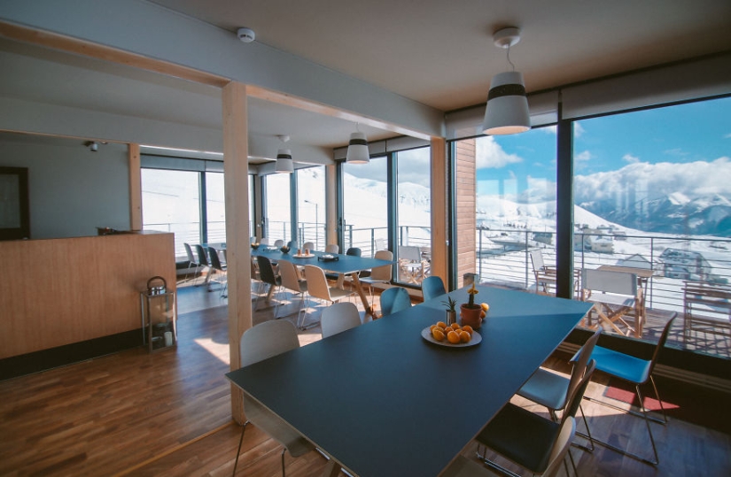 A crate can be comfortable: a hotel made of cargo containers has opened in Georgia A crate can be comfortable: a hotel made of cargo containers has opened in Georgia