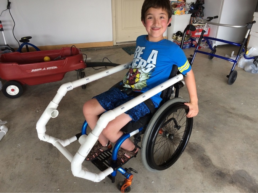 A father creates costumes for his son's wheelchair A father creates costumes for his son's wheelchair