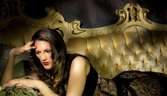 A girl with facial deformity became a fashion model, having survived more than 100 plastic surgeries