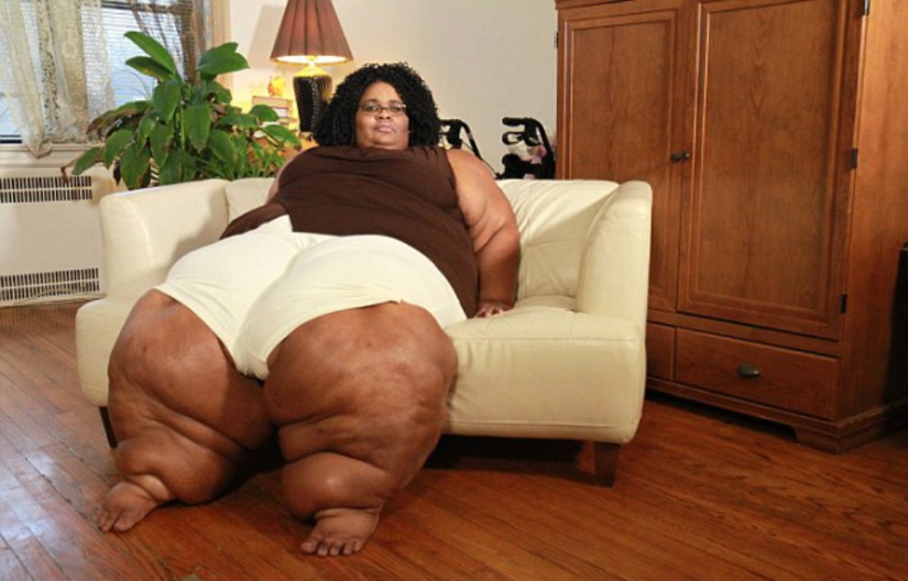 A girl with huge legs also dreams of a beautiful wedding