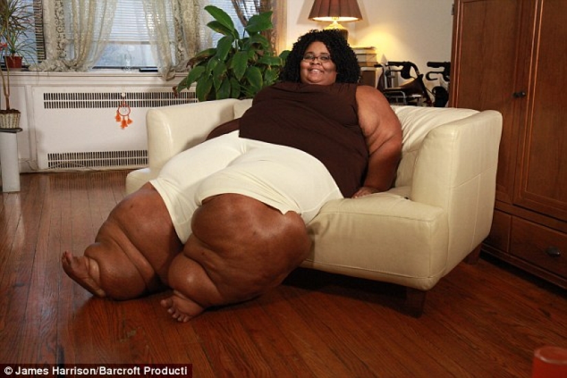 A girl with huge legs also dreams of a beautiful wedding