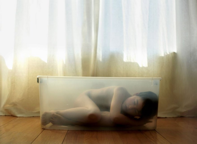 A loving father reverently captures the unique habits of an autistic son A loving father reverently captures the unique habits of an autistic son