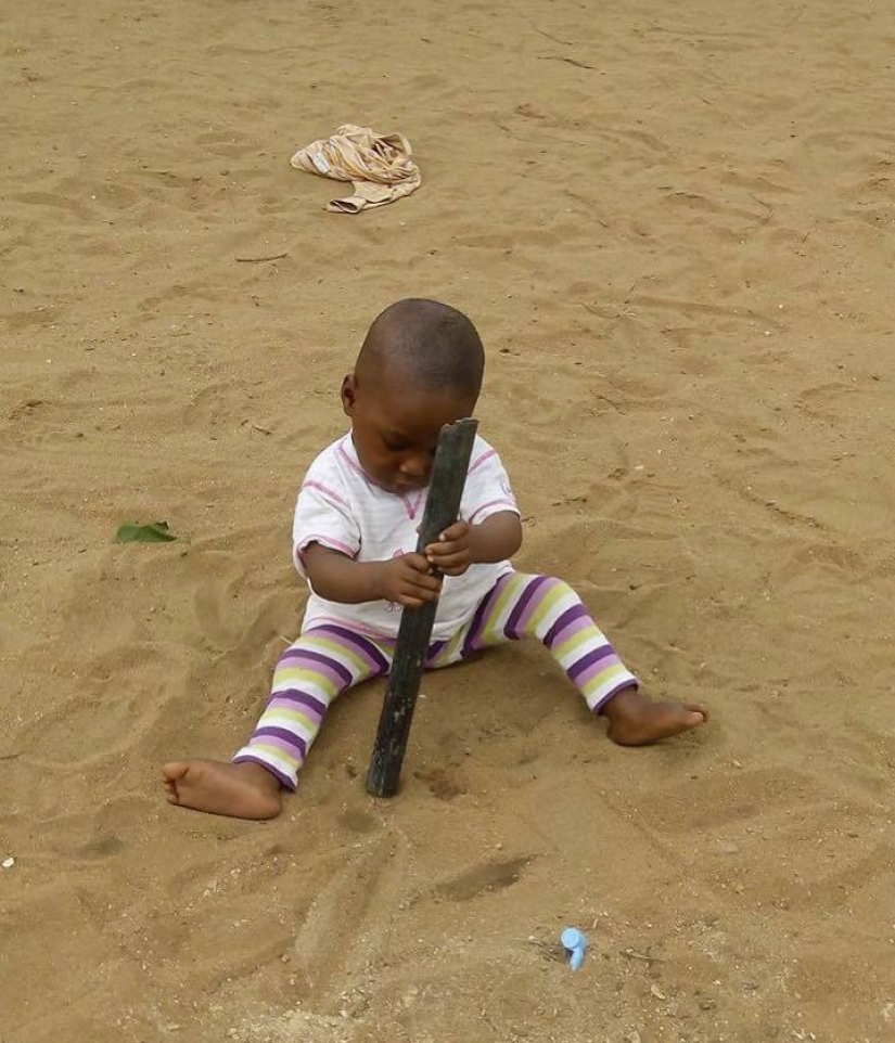 A Nigerian boy saved from death on the street- a "sorcerer" went to school A Nigerian boy saved from death on the street- a "sorcerer" went to school