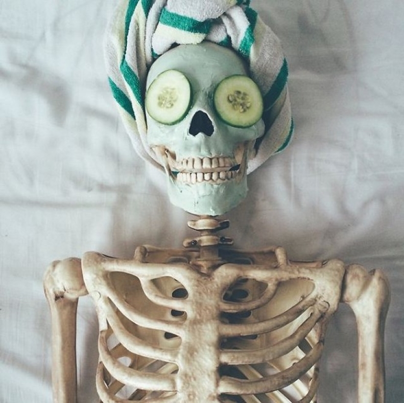 A parody of modern girls - a skeleton on Instagram
